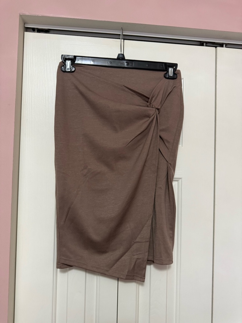 Twist-Detail Pencil Skirt in Taupe Brown